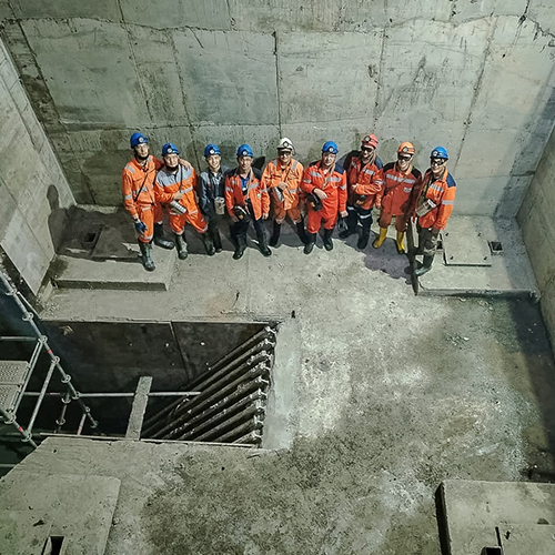 Excavation De La Chambre De Concasseur N&ordm;1 Et Le D&eacute;veloppement De Passes De Minerai Coup&eacute;es Avec Rev&ecirc;tement Ascendant, Pour Le Premier Syst&egrave;me De Passage De Minerai Pour Shdnk-2